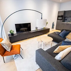 https://spacious-2-bedroom-serviced-apartment-77m2-vp2b.amsterdamhotelsnl.com